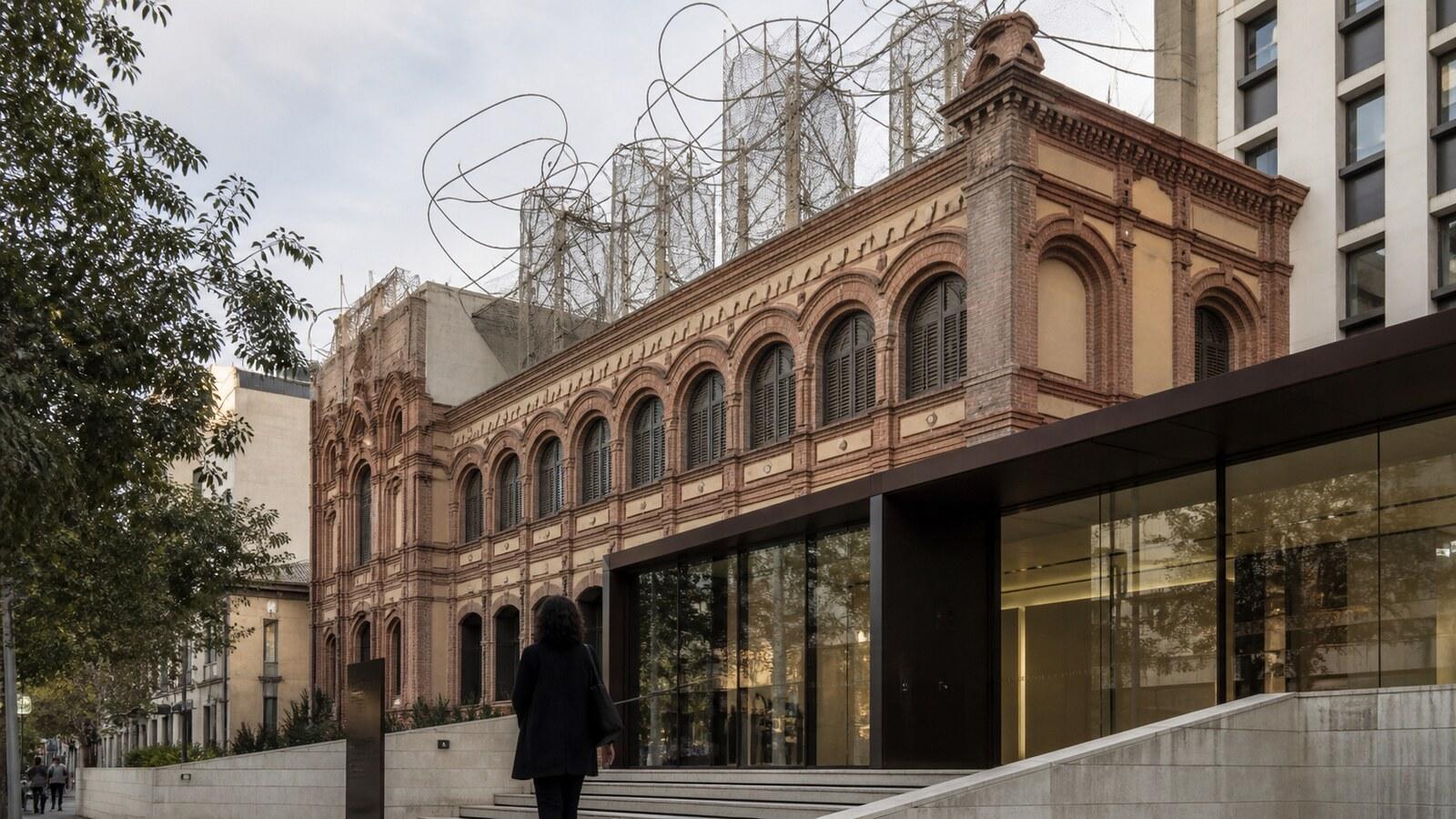 Fundació Antoni Tàpies Plus an Eixample Gallery Walk